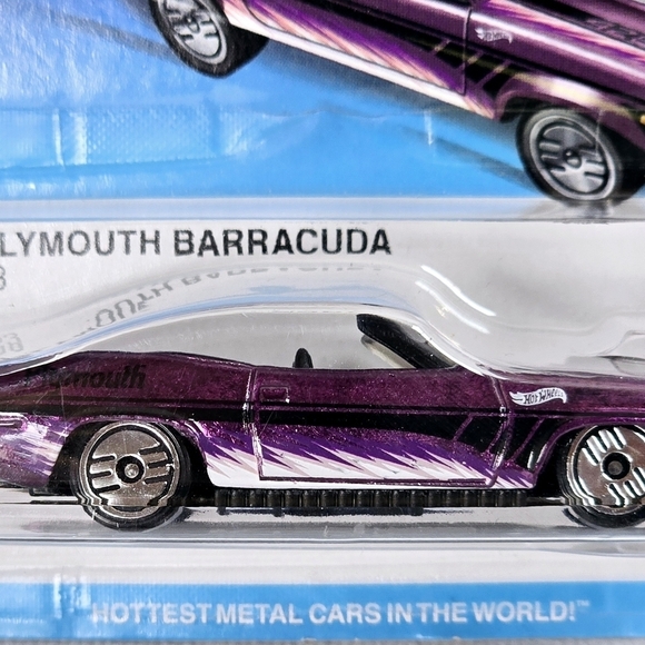 Hot Wheels Mattel Ultra Hots Diecast Toy '70 Plymouth Barracuda Car NEW - Picture 5 of 5